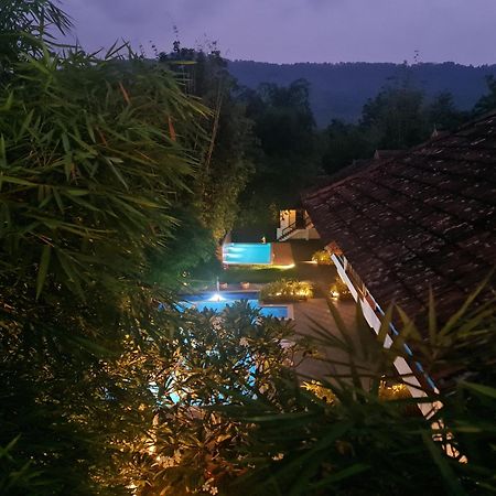 Athirapally Green Trees Athirappilly Ngoại thất bức ảnh