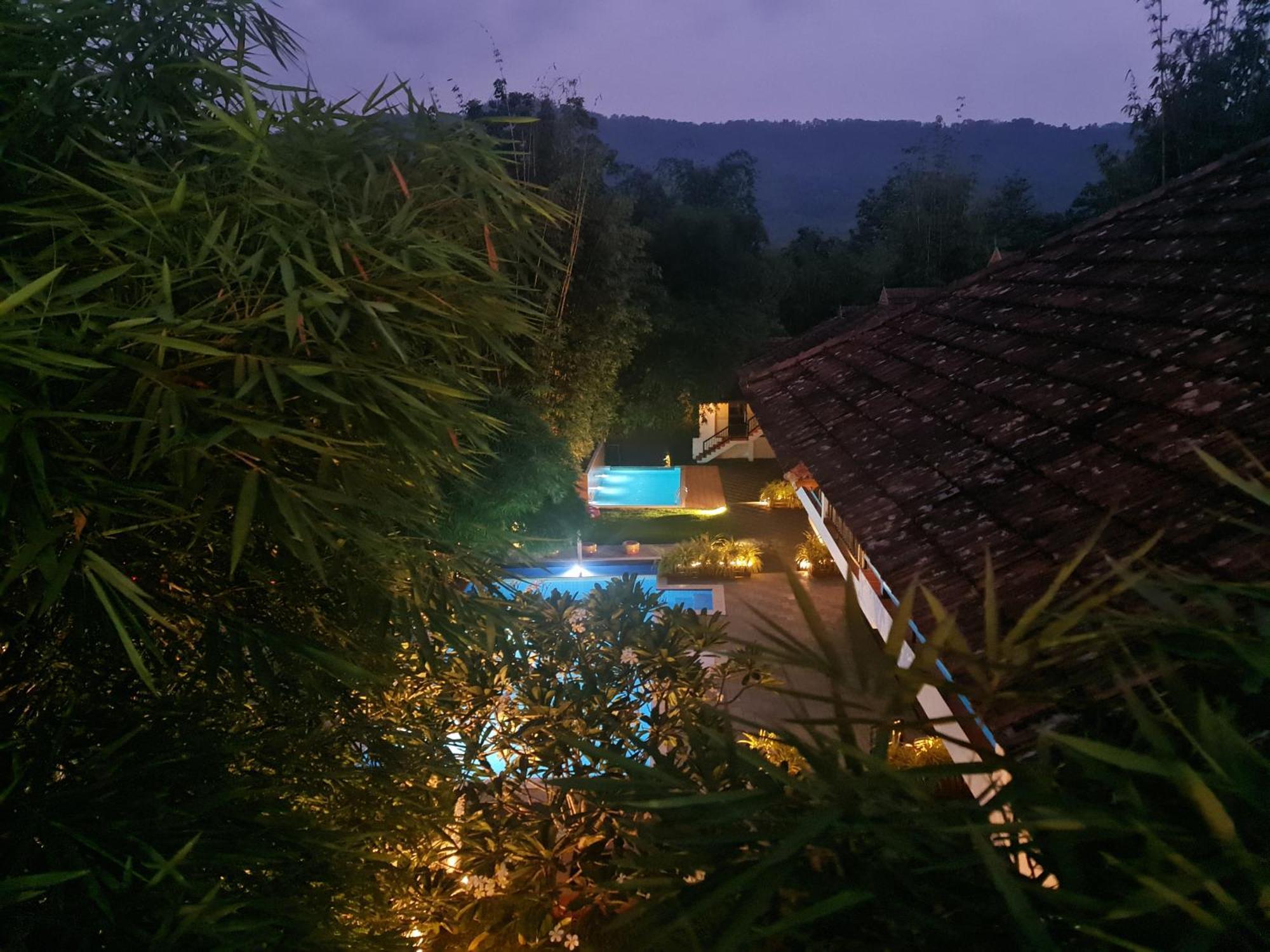 Athirapally Green Trees Athirappilly Ngoại thất bức ảnh